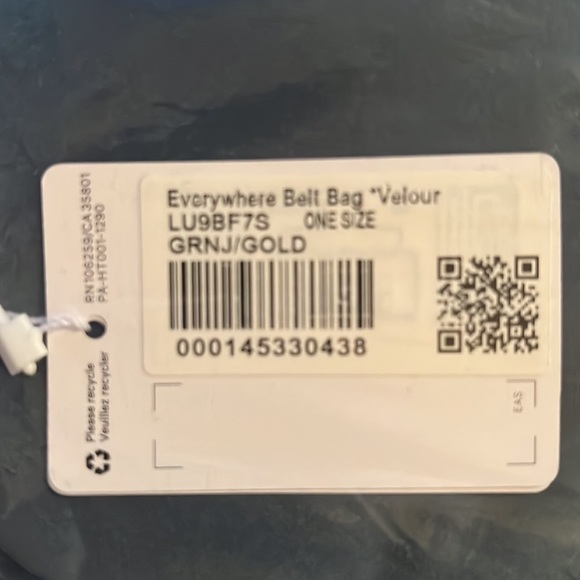 Lululemon Everywhere Belt Bag 
Velour 1L  green jasper/gold belt bag LAST 2 🎉 - Picture 9 of 9